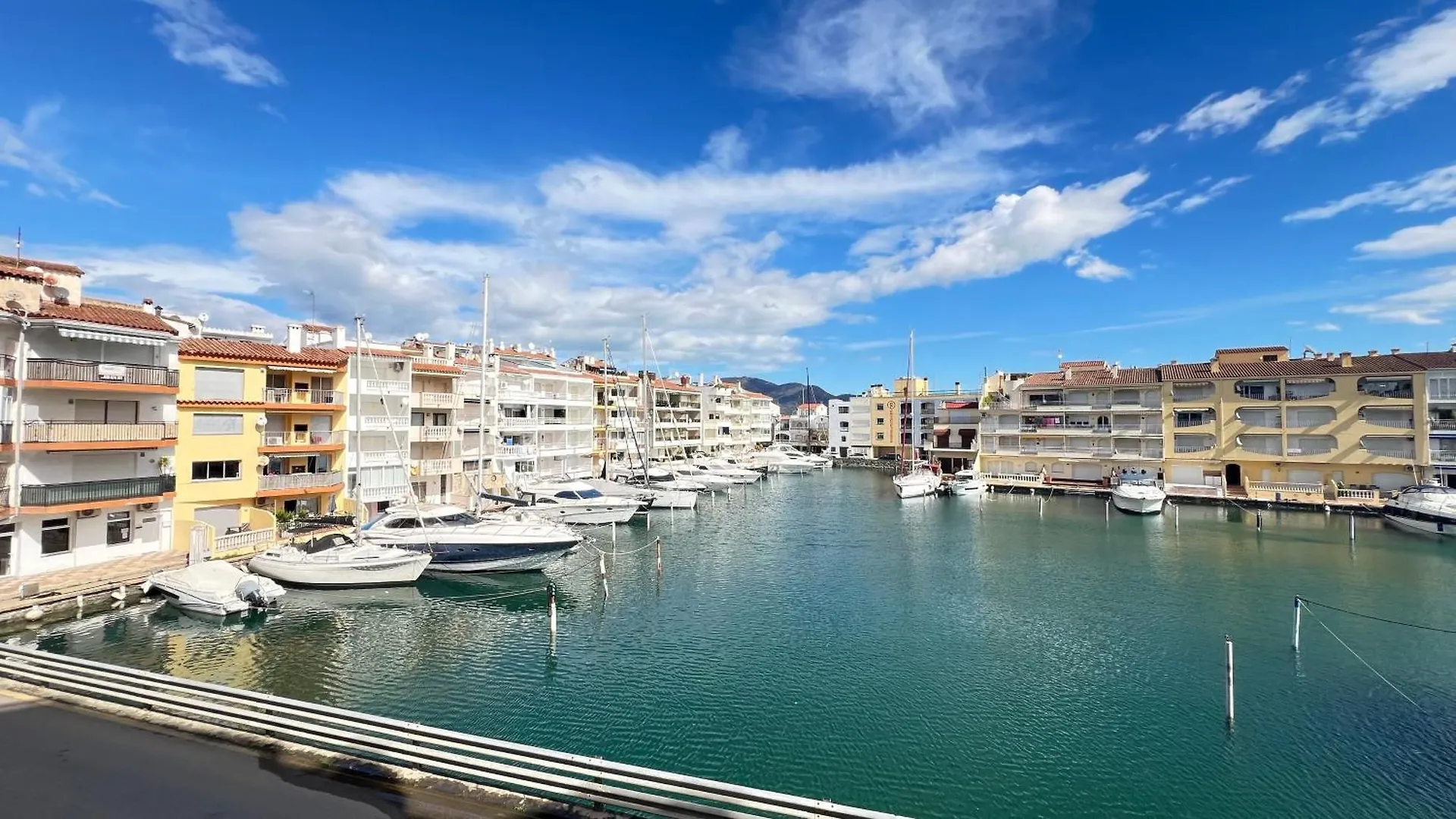 Apartamento B Frente Al Canal Con Terraza Empuriabrava 0*,